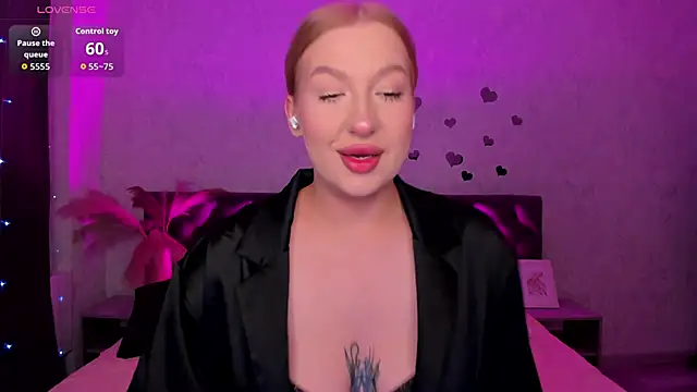 Emma  Leee online show from 4, 10, 2025