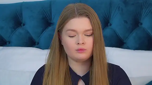 CrystalLyons online show from 25, 4, 2026