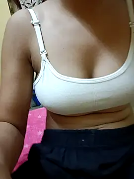 Snapshot of Sanaya_7 chatting on 27, 9, 2025 Sanaya 7 online show from 27, 9, 2025