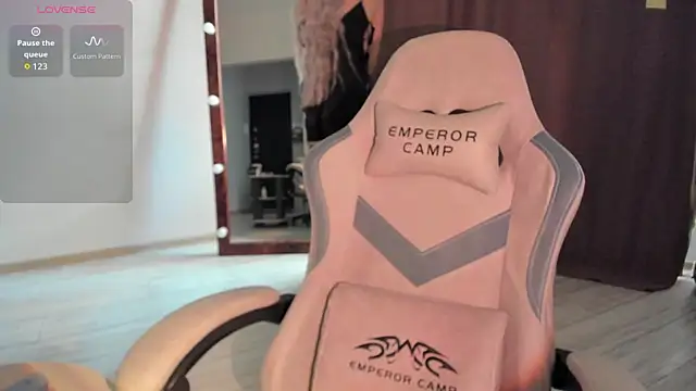 Lana Younes online show from 24, 11, 2025