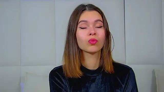 PollyLanders online show from 6, 10, 2025