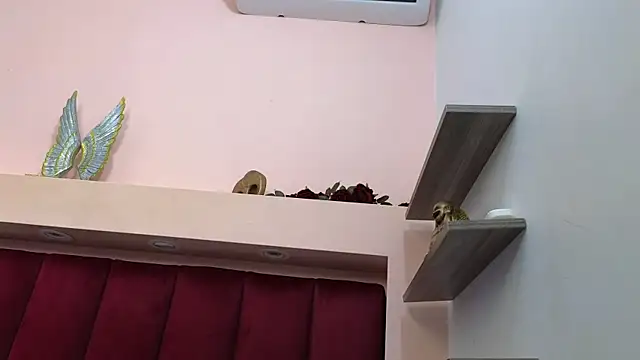 JESSYCORTES online show from 3, 3, 2025