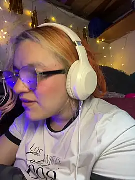 SophiaWeestt99 online show from 11, 4, 2026