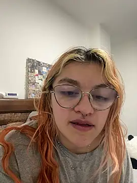 Snapshot of SophiaWeestt99 chatting on 15, 7, 2026 SophiaWeestt99 online show from 15, 7, 2026