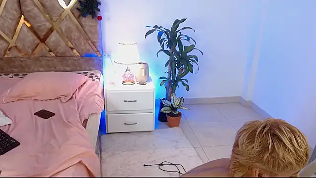 Tommyfoxboy online show from 20, 12, 2024