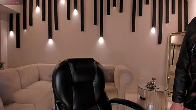 Snapshot of RebeccaHudson chatting on 1, 2, 2025 RebeccaHudson online show from 1, 2, 2025