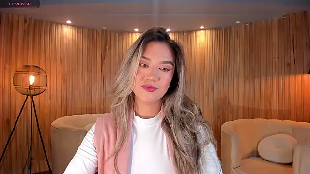 Snapshot of RebeccaHudson chatting on 8, 2, 2025 RebeccaHudson online show from 8, 2, 2025