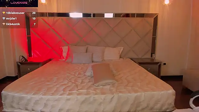 Snapshot of RebeccaHudson chatting on 16, 2, 2025 RebeccaHudson online show from 16, 2, 2025