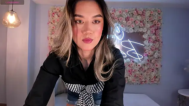 Snapshot of RebeccaHudson chatting on 1, 3, 2025 RebeccaHudson online show from 1, 3, 2025