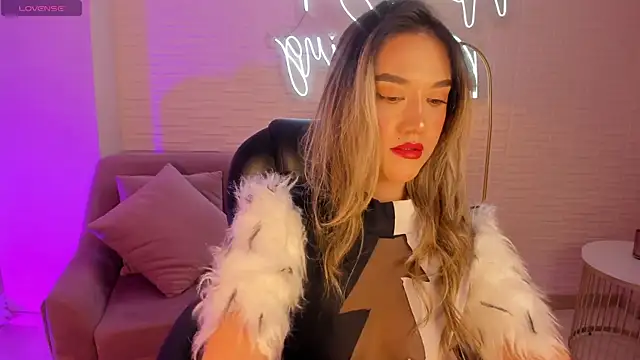 Snapshot of RebeccaHudson chatting on 10, 3, 2025 RebeccaHudson online show from 10, 3, 2025