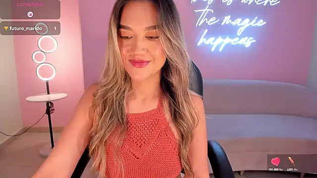 Snapshot of RebeccaHudson chatting on 12, 3, 2025 RebeccaHudson online show from 12, 3, 2025