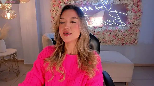 Snapshot of RebeccaHudson chatting on 6, 10, 2025 RebeccaHudson online show from 6, 10, 2025