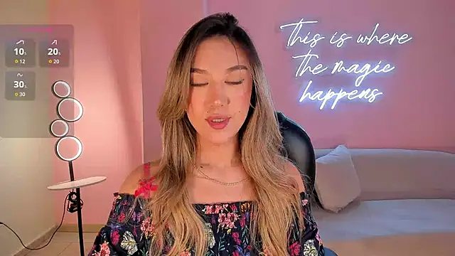 Snapshot of RebeccaHudson chatting on 30, 10, 2025 RebeccaHudson online show from 30, 10, 2025