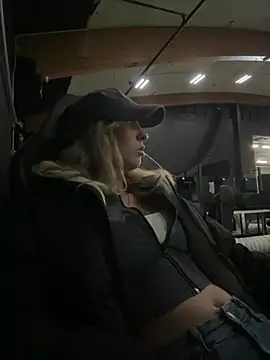 Snapshot of M1ssyk1ssy chatting on 1, 2, 2025 M1ssyk1ssy online show from 1, 2, 2025