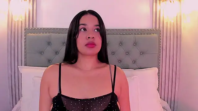 Aitana98  online show from 15, 2, 2025