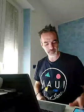 Snapshot of Marcolino183 chatting on 11, 3, 2025 Marcolino183 online show from 11, 3, 2025