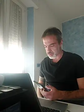 Snapshot of Marcolino183 chatting on 14, 3, 2025 Marcolino183 online show from 14, 3, 2025