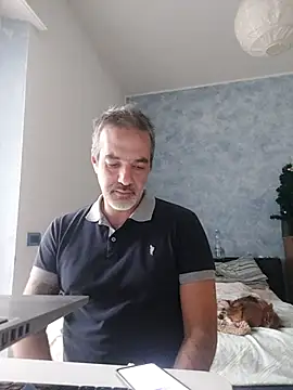 Snapshot of Marcolino183 chatting on 4, 12, 2025 Marcolino183 online show from 4, 12, 2025