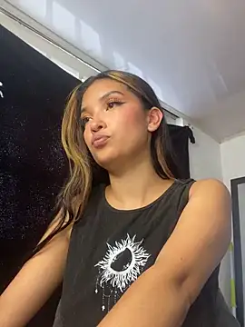 Snapshot of baby_lizy chatting on 14, 3, 2025 baby lizy online show from 14, 3, 2025