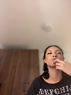 Snapshot of baby_lizy chatting on 2, 5, 2026 baby lizy online show from 2, 5, 2026