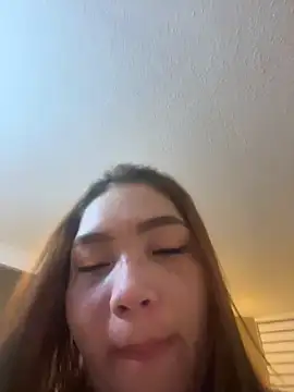 WhiteWomen online show from 10, 9, 2025