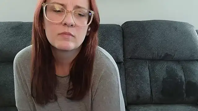 TheBustyHouseWife online show from 26, 3, 2026