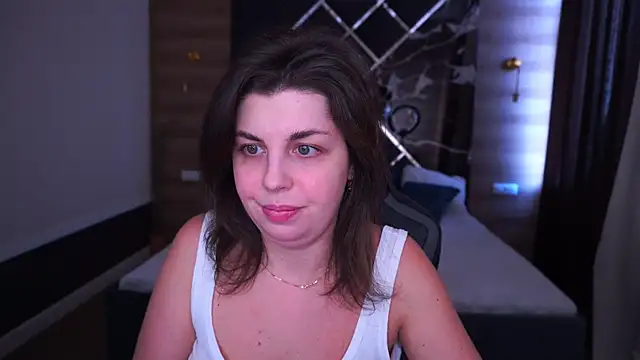 MirandaWong online show from 27, 9, 2025