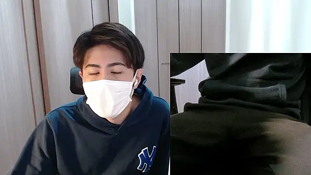 Snapshot of ryota_kkk chatting on 17, 12, 2025 ryota kkk online show from 17, 12, 2025