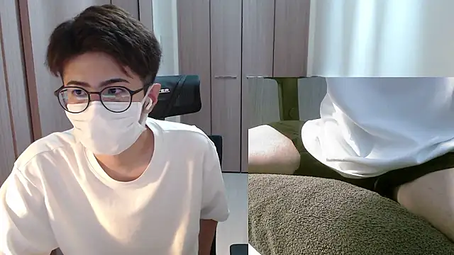 Snapshot of ryota_kkk chatting on 12, 7, 2026 ryota kkk online show from 12, 7, 2026