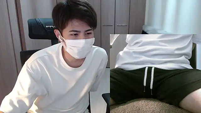 Snapshot of ryota_kkk chatting on 2, 8, 2026 ryota kkk online show from 2, 8, 2026