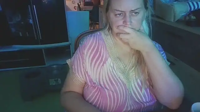 Snapshot of Meliss_Official9 chatting on 10, 9, 2025 Meliss Official9 online show from 10, 9, 2025