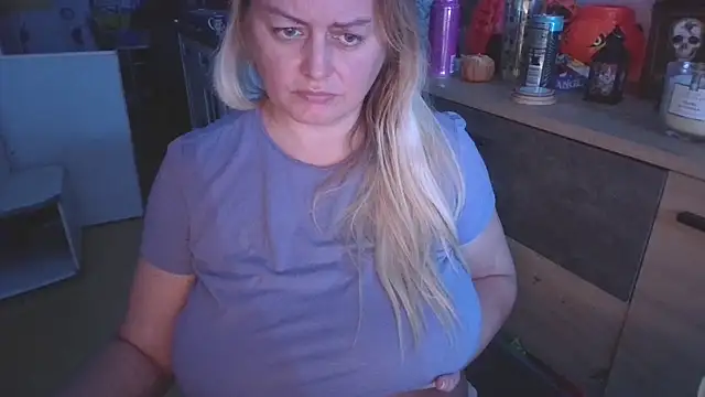 Snapshot of Meliss_Official9 chatting on 30, 10, 2025 Meliss Official9 online show from 30, 10, 2025