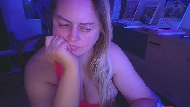 Snapshot of Meliss_Official9 chatting on 19, 11, 2025 Meliss Official9 online show from 19, 11, 2025