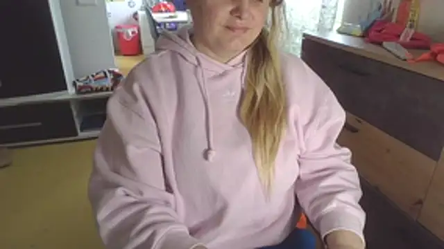 Meliss Official9 online show from 12, 4, 2026