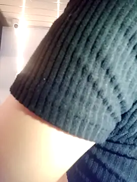 Snapshot of Catalehia_Milk chatting on 28, 9, 2025 Catalehia Milk online show from 28, 9, 2025