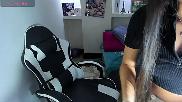 Snapshot of Catalehia_Milk chatting on 6, 10, 2025 Catalehia Milk online show from 6, 10, 2025