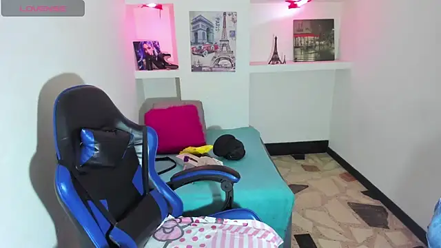 Snapshot of Catalehia_Milk chatting on 22, 10, 2025 Catalehia Milk online show from 22, 10, 2025