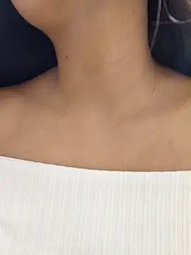 Snapshot of Catalehia_Milk chatting on 26, 11, 2025 Catalehia Milk online show from 26, 11, 2025