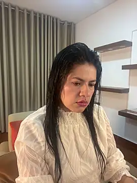 Alice Biel online show from 3, 2, 2025