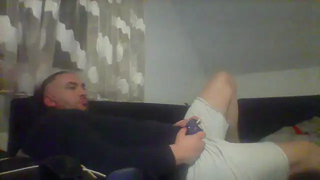 Snapshot of NewyorkDimi chatting on 8, 2, 2025 NewyorkDimi online show from 8, 2, 2025