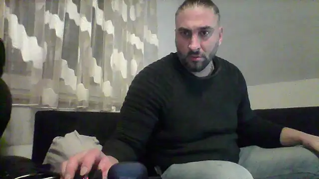 Snapshot of NewyorkDimi chatting on 4, 3, 2025 NewyorkDimi online show from 4, 3, 2025
