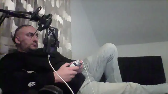 Snapshot of NewyorkDimi chatting on 5, 11, 2025 NewyorkDimi online show from 5, 11, 2025