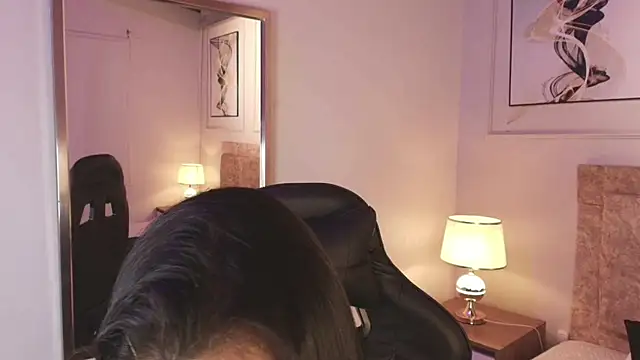 Snapshot of lyn_adamns chatting on 24, 1, 2025 lyn adamns online show from 24, 1, 2025