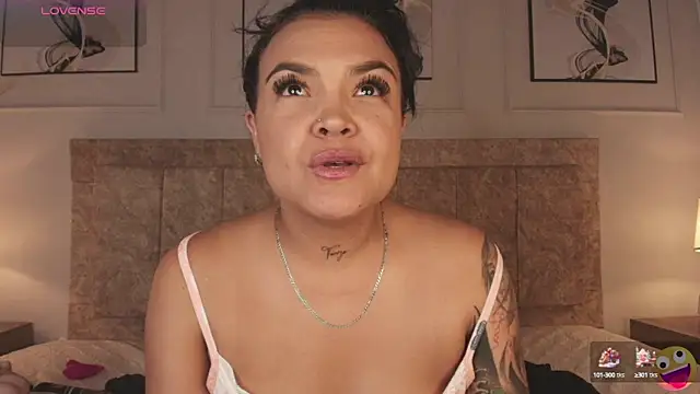 Snapshot of lyn_adamns chatting on 10, 2, 2025 lyn adamns online show from 10, 2, 2025