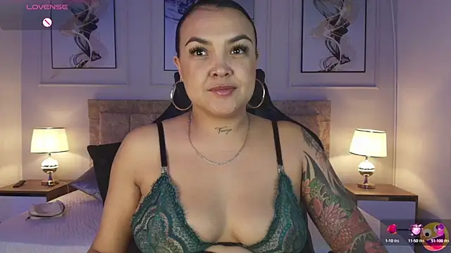 Snapshot of lyn_adamns chatting on 11, 3, 2025 lyn adamns online show from 11, 3, 2025