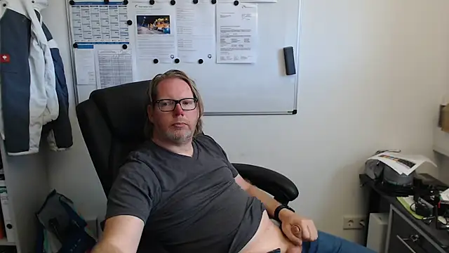 Snapshot of VSteph chatting on 9, 9, 2025 VSteph online show from 9, 9, 2025