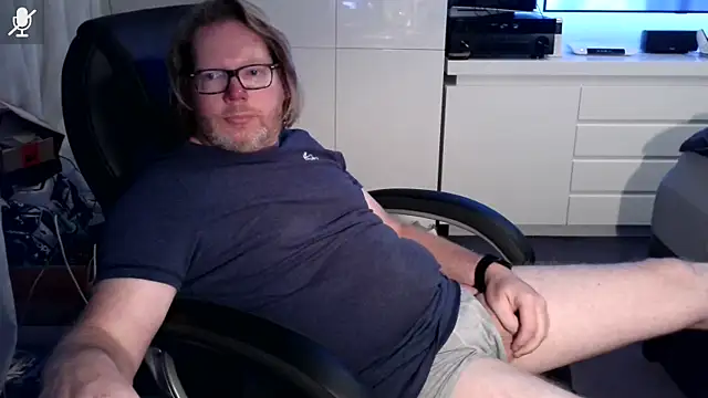 Snapshot of VSteph chatting on 11, 9, 2025 VSteph online show from 11, 9, 2025