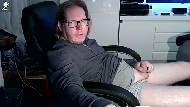 Snapshot of VSteph chatting on 12, 10, 2025 VSteph online show from 12, 10, 2025