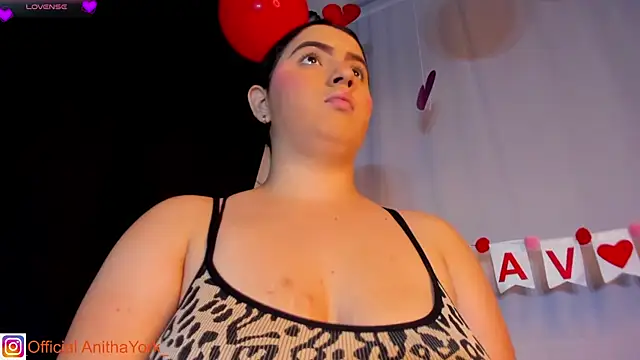 AnithaaYork online show from 9, 2, 2026