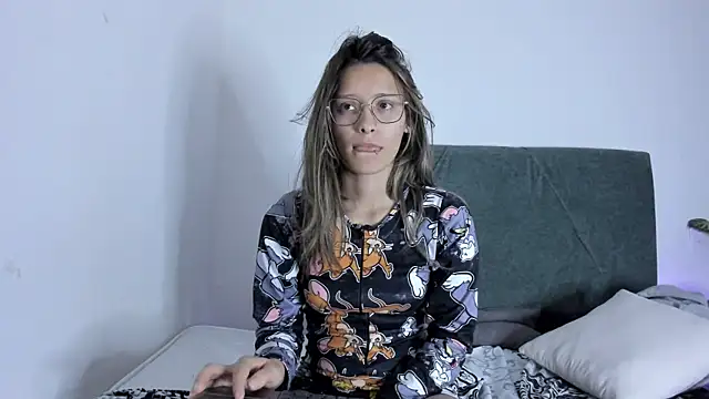 Gabby and Alice online show from 3, 2, 2025